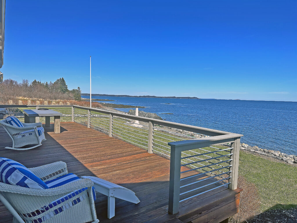 Sea Duck Cottage Deck and Ocean Views